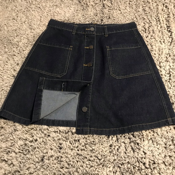 Dark rinse denim skirt - Picture 2 of 3